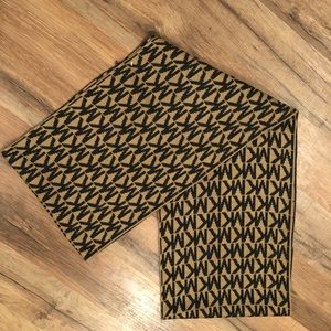 Michael Kors Infinity Scarf NWOT